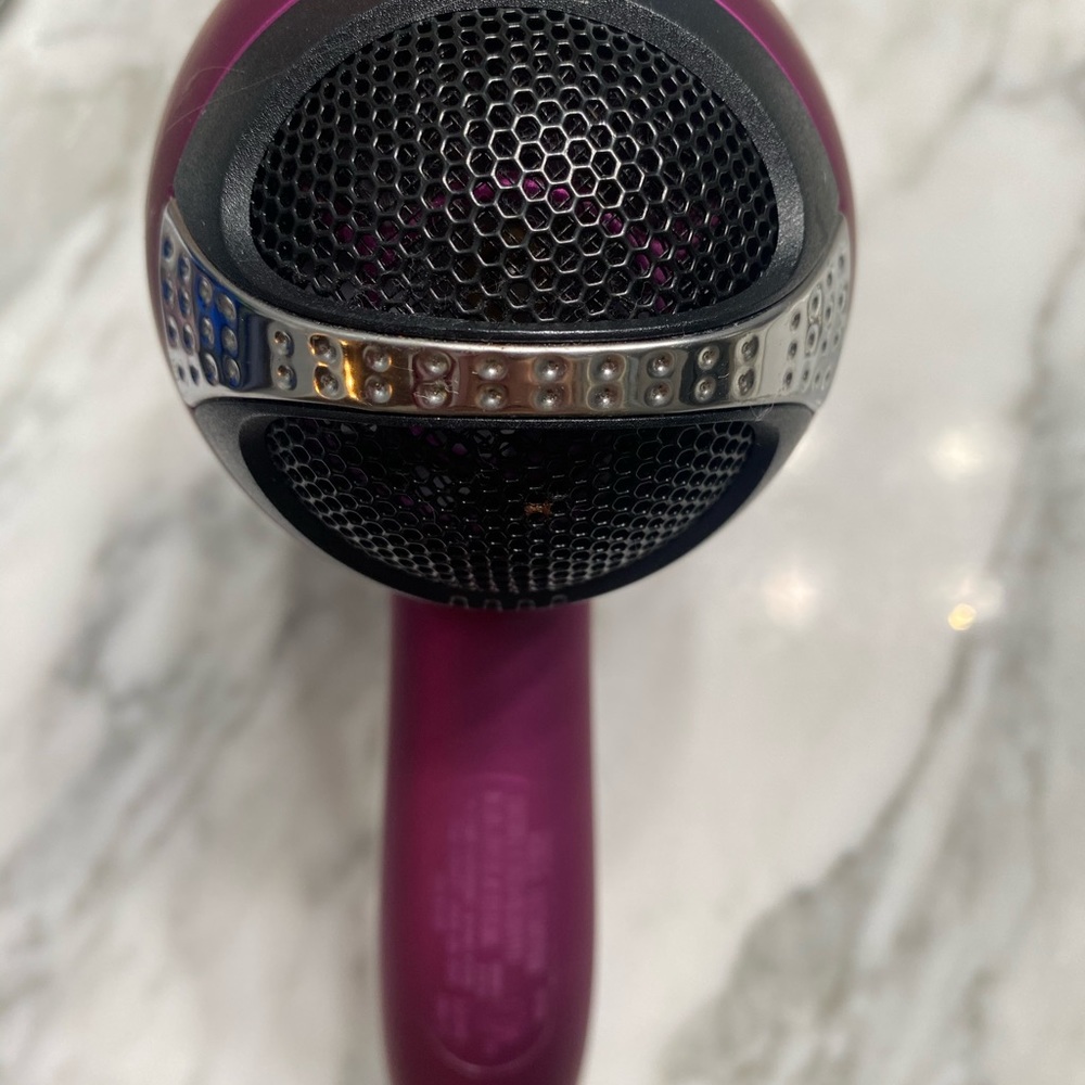 Infiniti PRO conair blow dryer works great nothing wrong with it